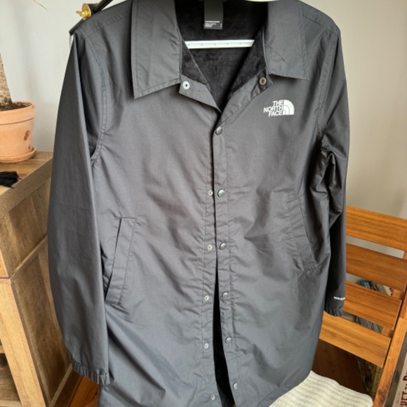 Woman’s North Face Long Jacket Sizs Small - Picture 3 of 3